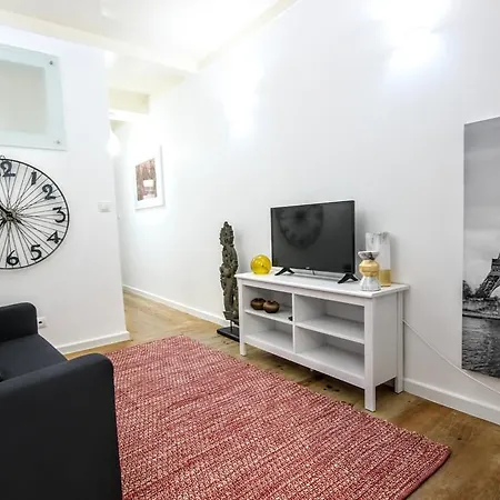 Cosy Charming 1 Bedroom Flat Apartment *